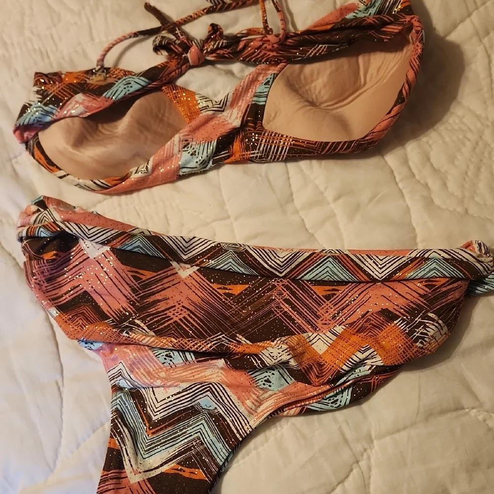 Colorful Geometric Bikini Set - Picture 3 of 3